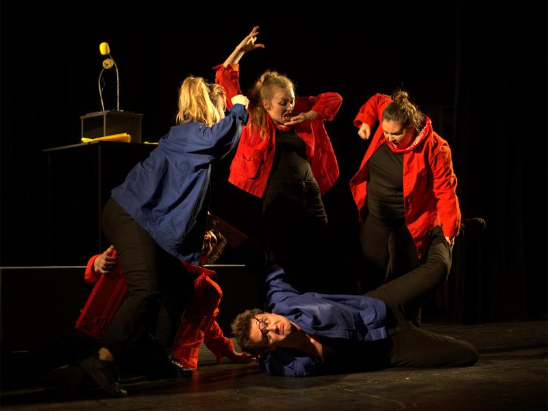 Photo LA GUERRE DES HACHOIRS (COMEDIE)